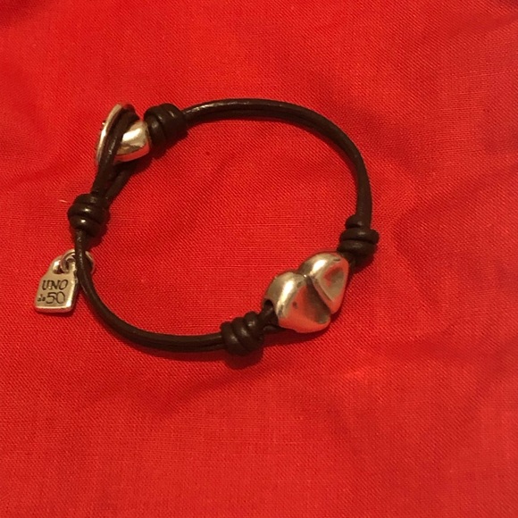 UNO de 50 Jewelry - Uno De 50 Love Heart Leather Bracelet UNO de 50 Jewelry - Uno De 50 Love Heart Leather Bracelet